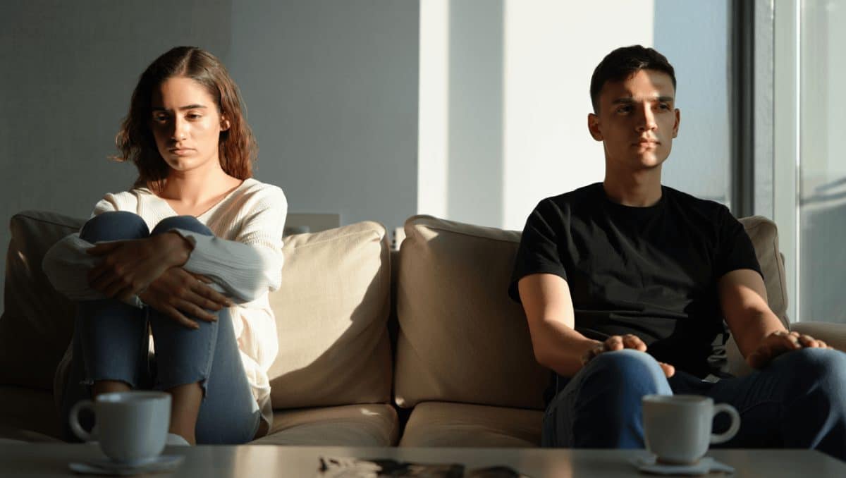 Signs of Low Emotional Intelligence in a Partner — and What It Means for Your Relationship