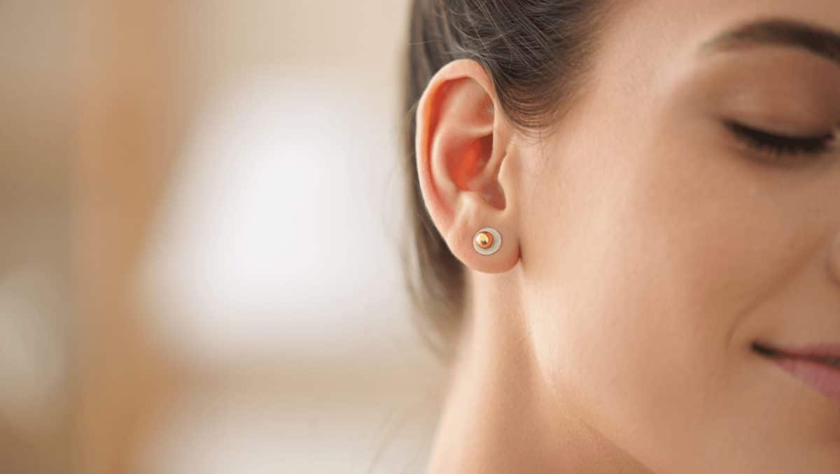 Pourquoi ces perles d'oreille sont devenues le nouvel accessoire bien-être