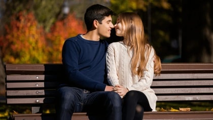 Dopamine in Relationships: What Gottman’s Research Reveals About the Stages of Love