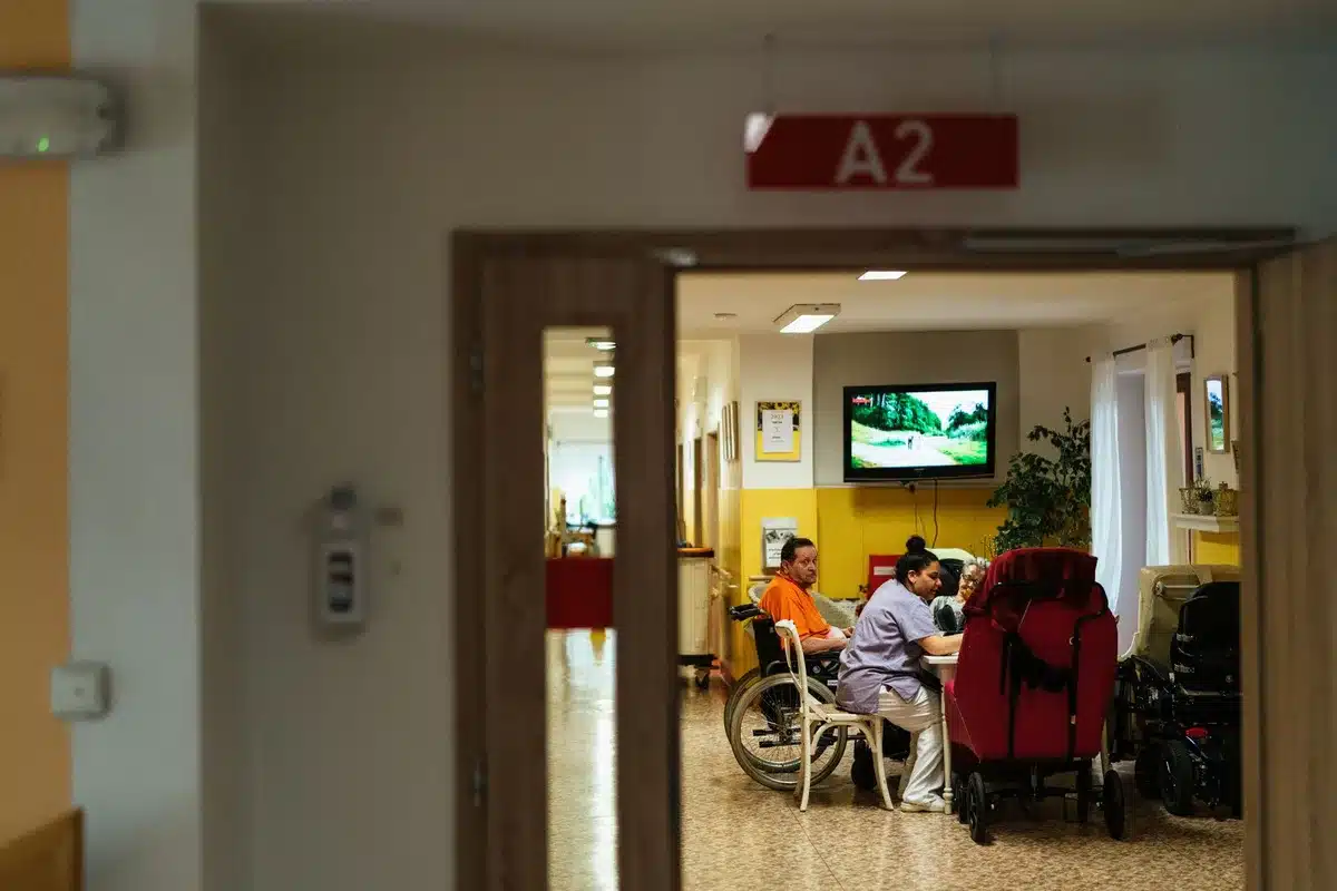 Visite d'une structure d'accueil pour personnes âgées