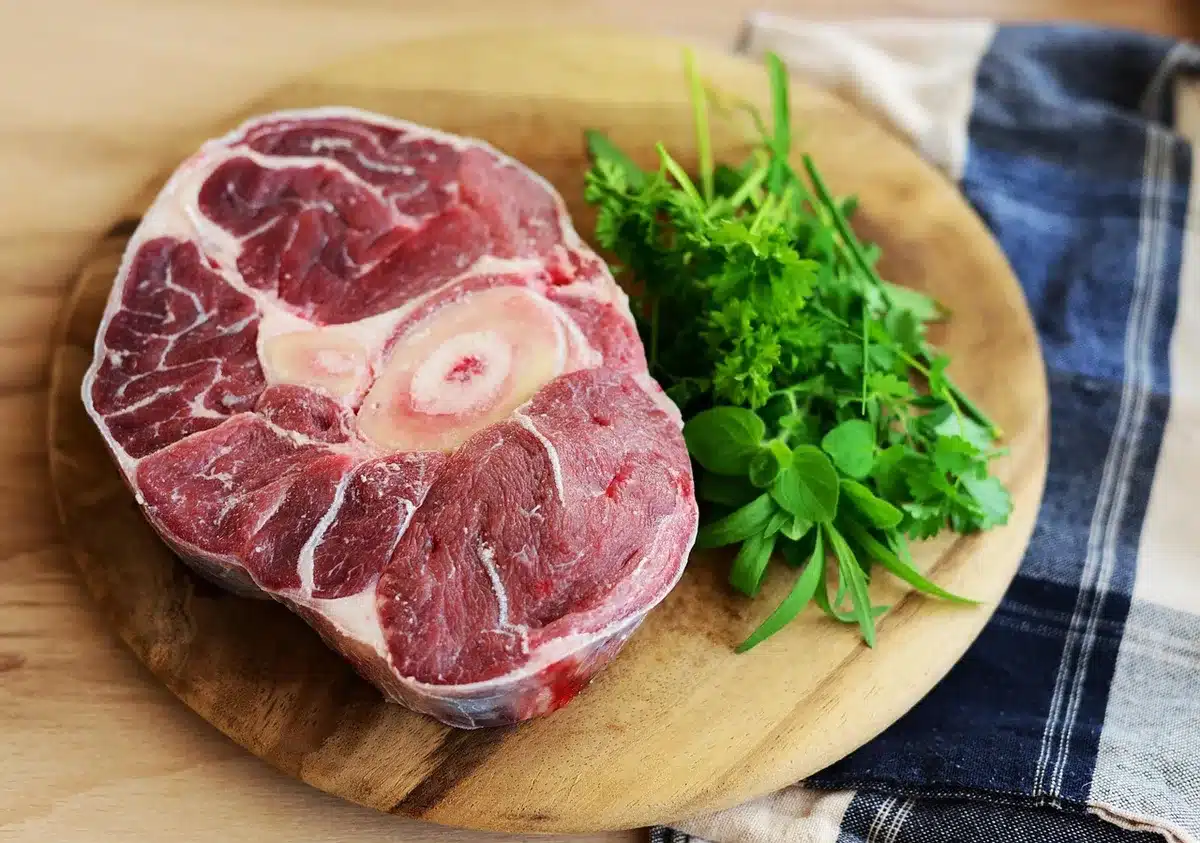 Gros plan sur la liste d'ingrédients d'un emballage alimentaire